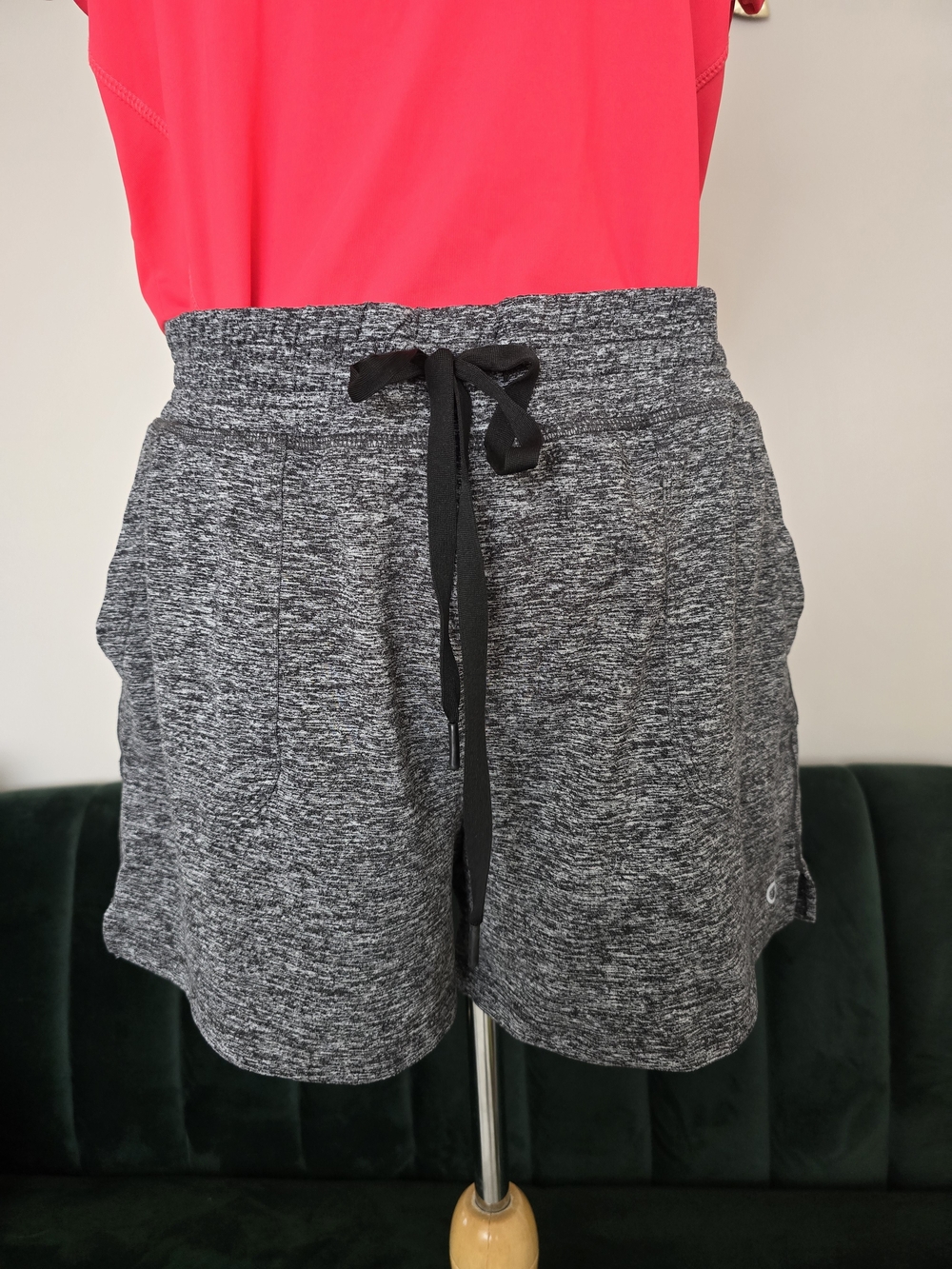 GAP FIT Women's Heather Gray Drawstring Athletic Shorts Size M